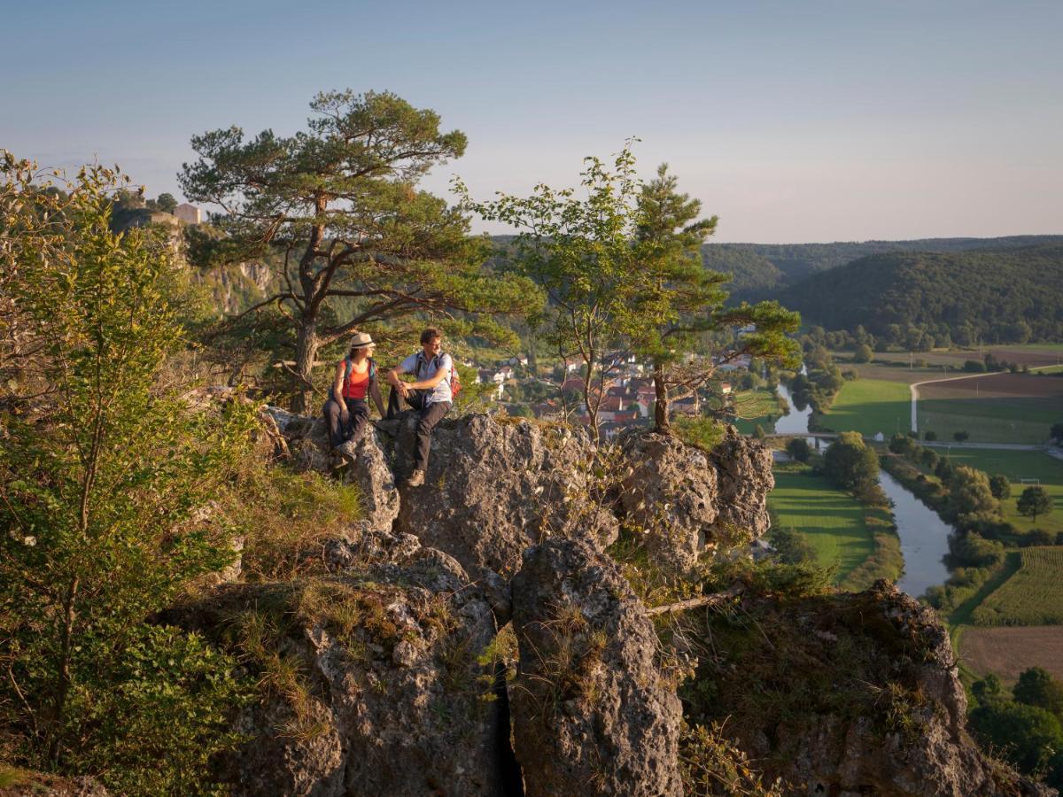 Landhotel Zum Raben Kipfenberg Bagian luar foto